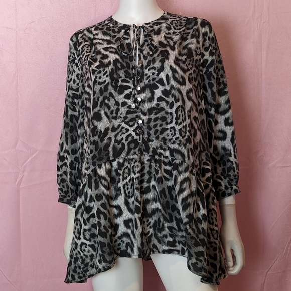 Michael Kors Gray and Black Leopard Print Tie Neck 3/4 Sleeve Blouse size 8 - Picture 1 of 7